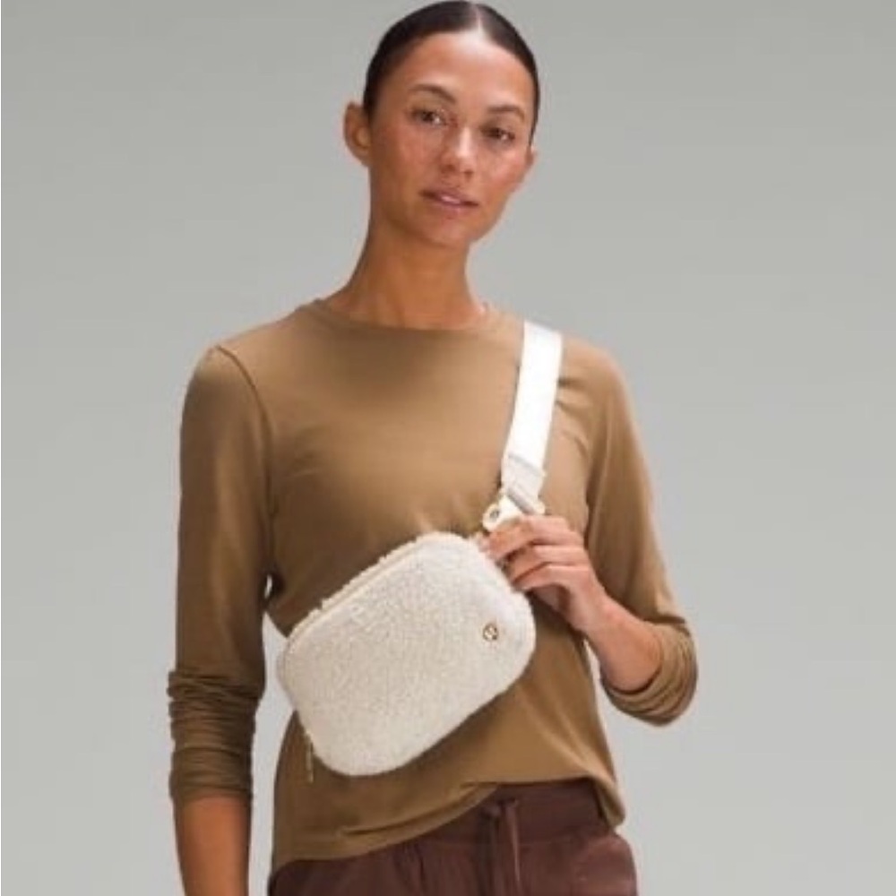 Everywhere belt bag 1l Fleece